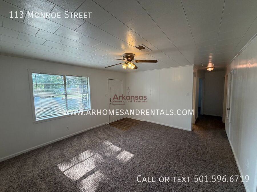 113 N Monroe St - Photo 2 of 12