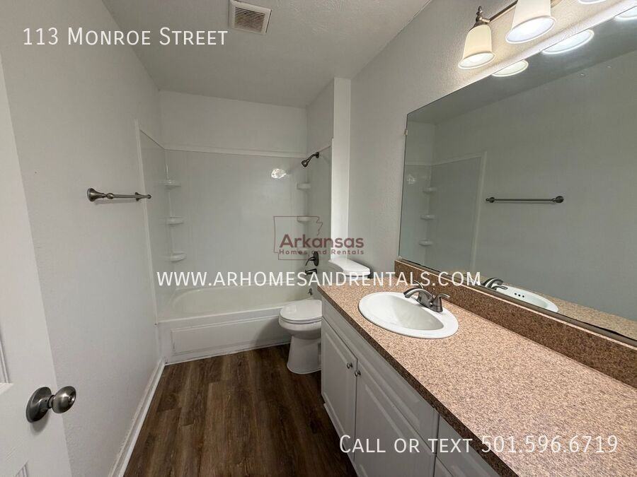 113 N Monroe St - Photo 6 of 12