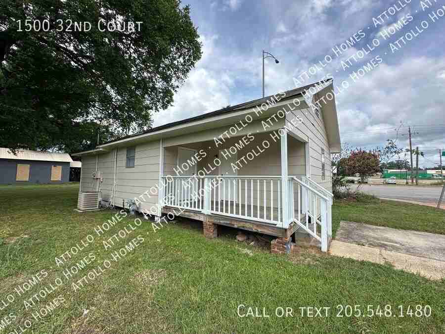 1500 32nd Ct - Photo 2 of 12