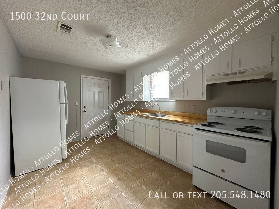 1500 32nd Ct - Photo 4 of 12