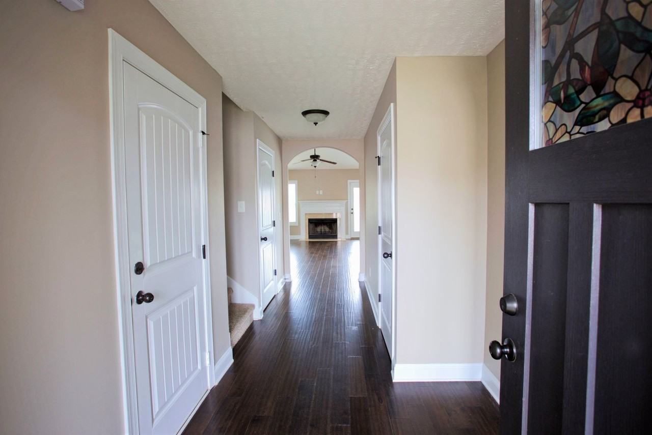 717 Elm St - Photo 3 of 22