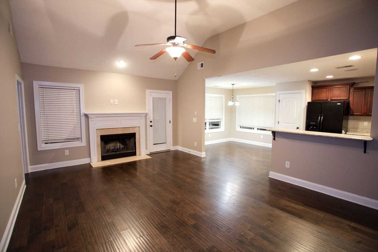 717 Elm St - Photo 5 of 22