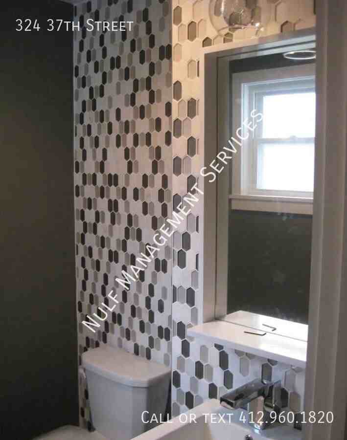324 37th St - Photo 3 of 11