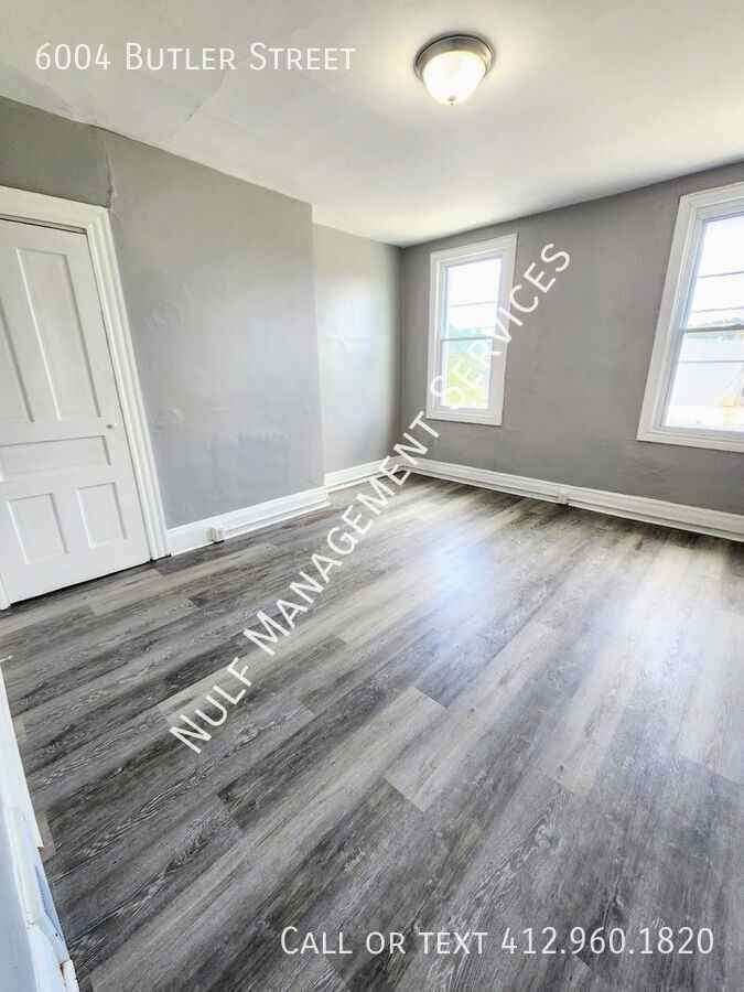 6004 Butler St - Photo 3 of 8