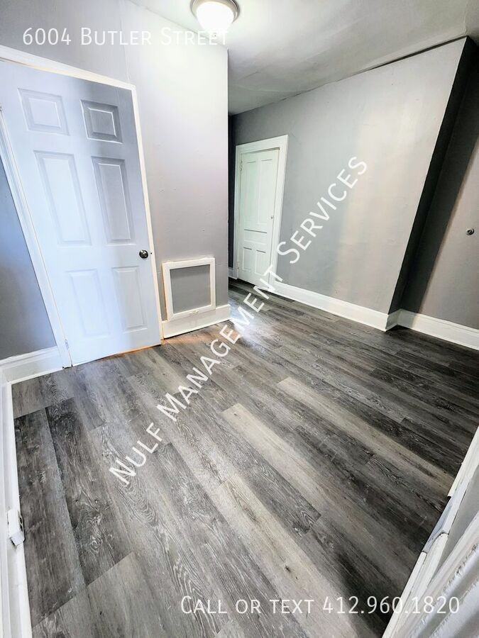 6004 Butler St - Photo 4 of 8