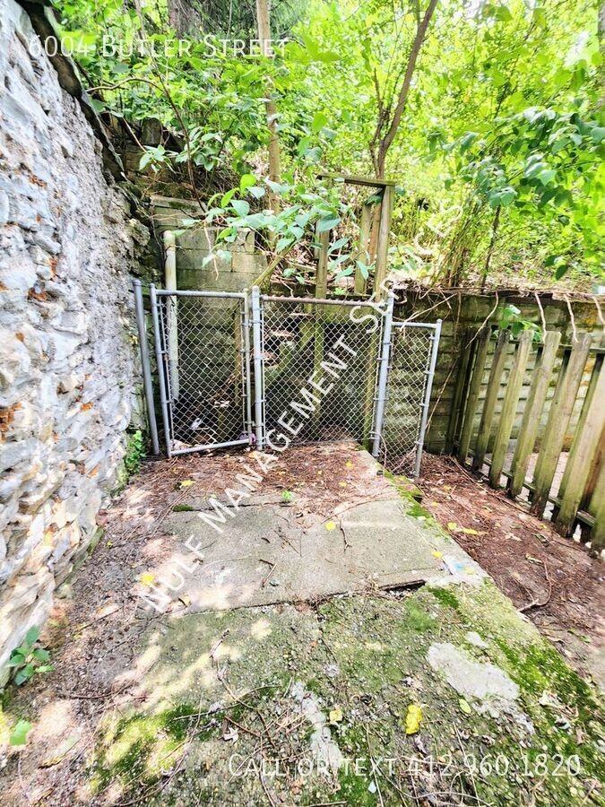 6004 Butler St - Photo 7 of 8