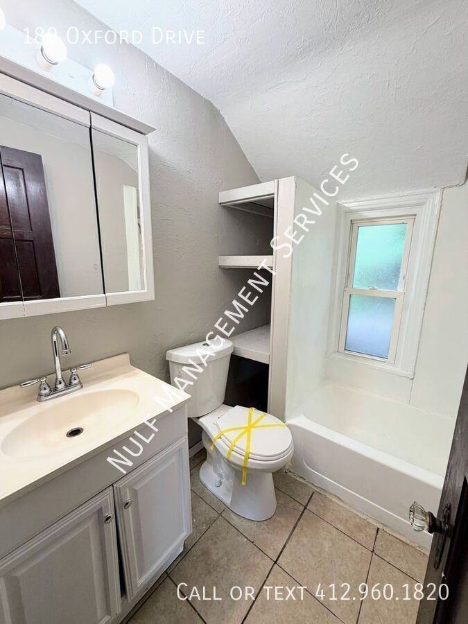 189 Oxford Dr - Photo 2 of 8