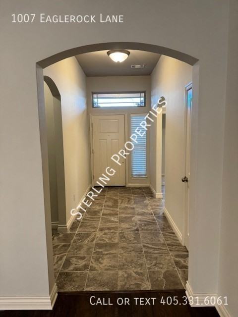 1007 Eaglerock Ln - Photo 3 of 42