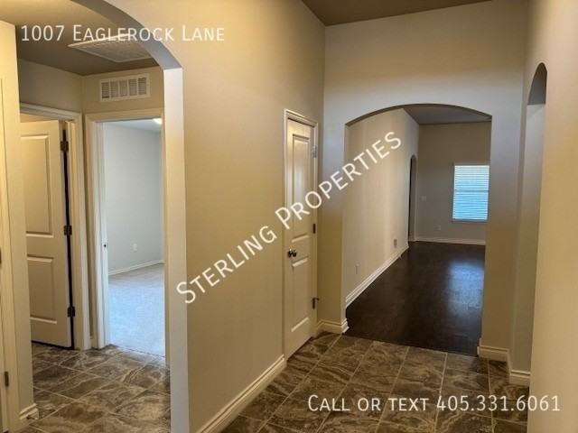 1007 Eaglerock Ln - Photo 4 of 42