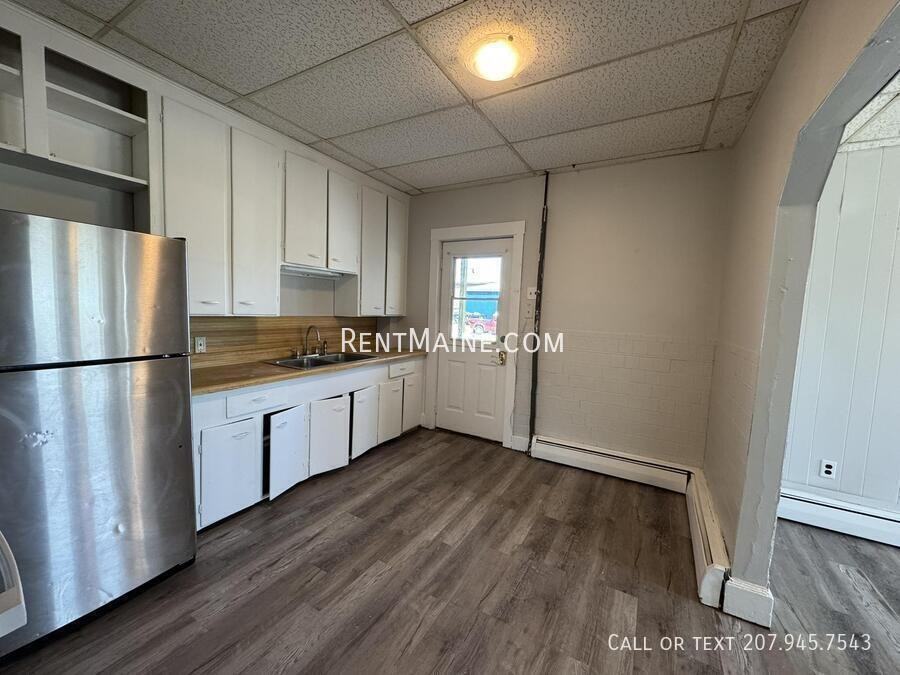 172 College Ave #1 - Photo 2 of 12