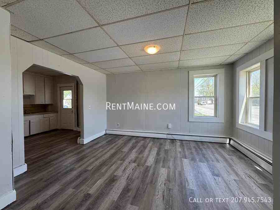 172 College Ave #1 - Photo 4 of 12