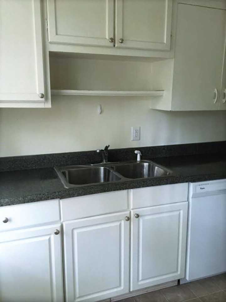 1001 Beaufort St - Photo 4 of 6