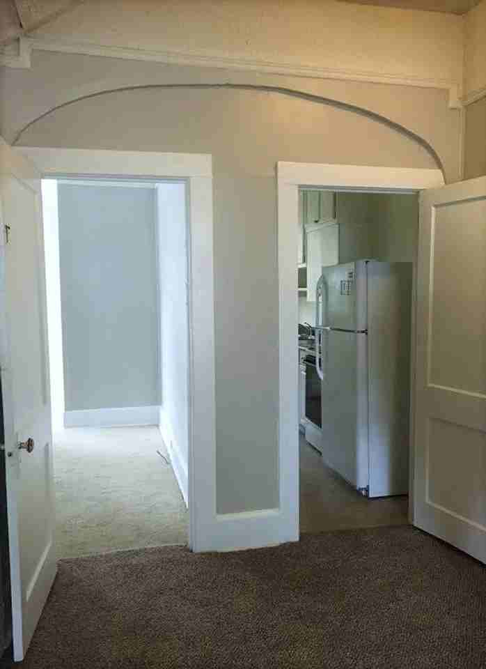 1001 Beaufort St - Photo 5 of 6