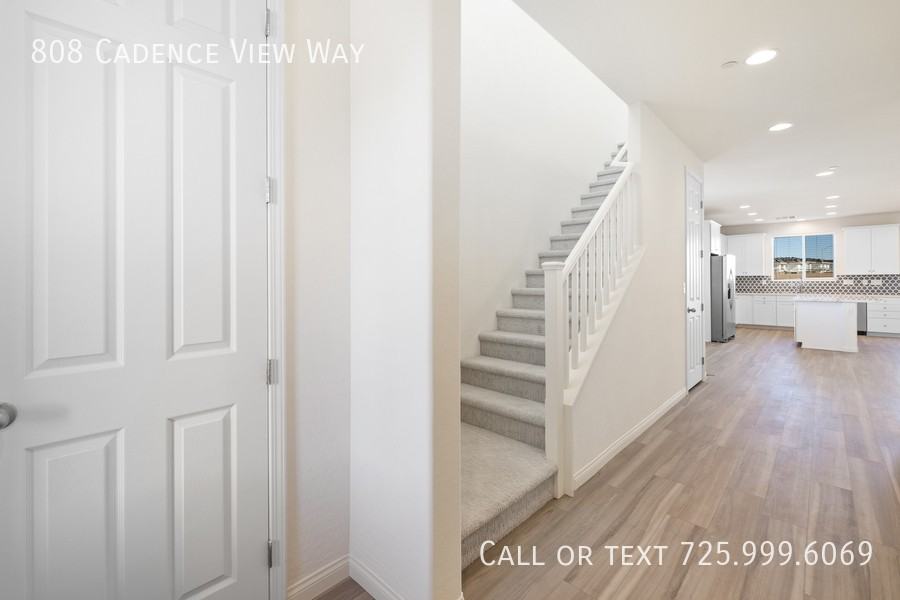 808 Cadence View Way - Photo 4 of 34
