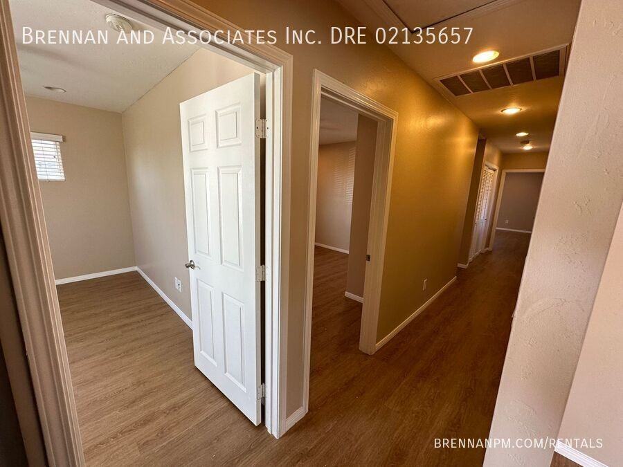 445 Rachael Ave - Photo 7 of 26