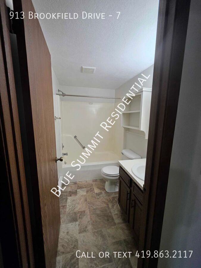 913 Brookfield Dr #7 - Photo 5 of 18