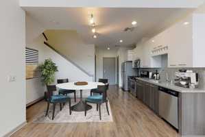 featured image of 1450 Market St