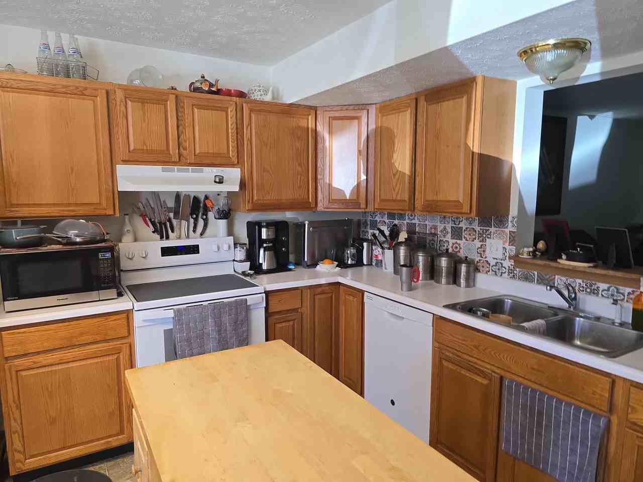 281 East Main Street - Photo 7 of 17