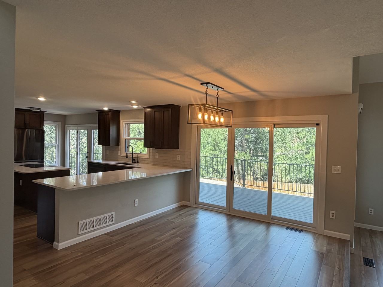 6258 Powell Rd - Photo 4 of 32