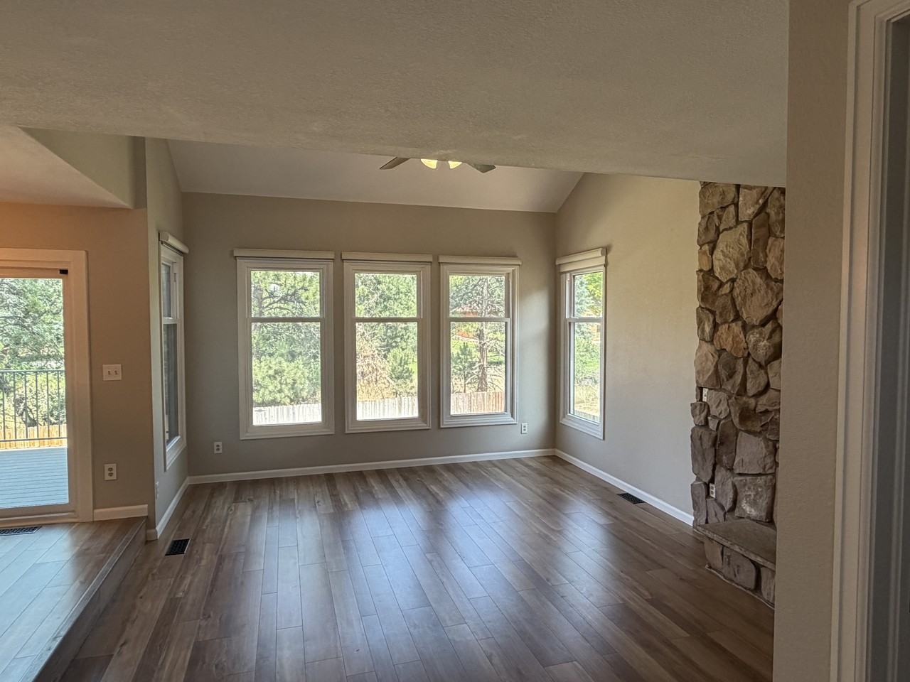 6258 Powell Rd - Photo 5 of 32