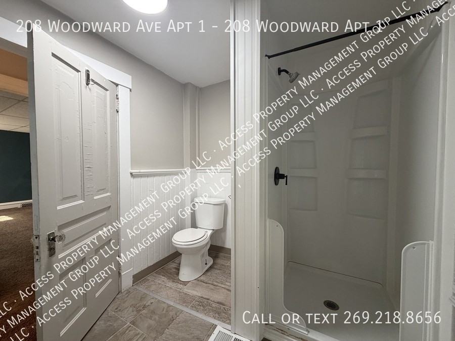 208 Woodward Ave Apt 1 - Photo 4 of 26