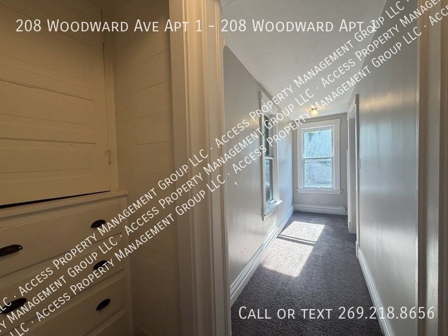 208 Woodward Ave Apt 1 - Photo 6 of 26