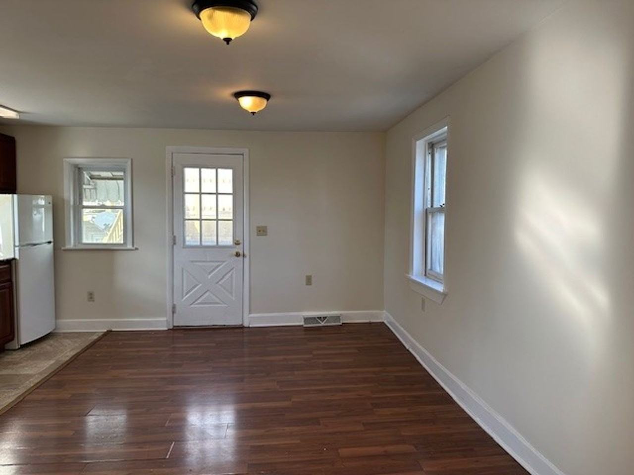 688 Market St - Photo 3 of 6