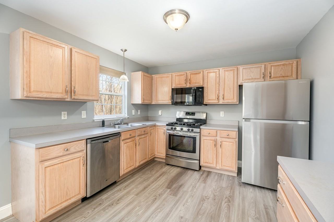 247 Buckley Dr - Photo 7 of 31