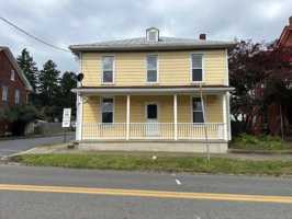 featured image of 403 N 4th St