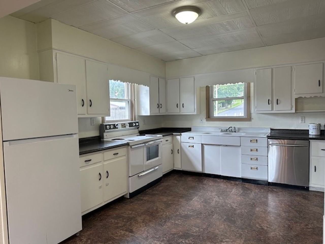 403 N 4th St - Photo 5 of 17