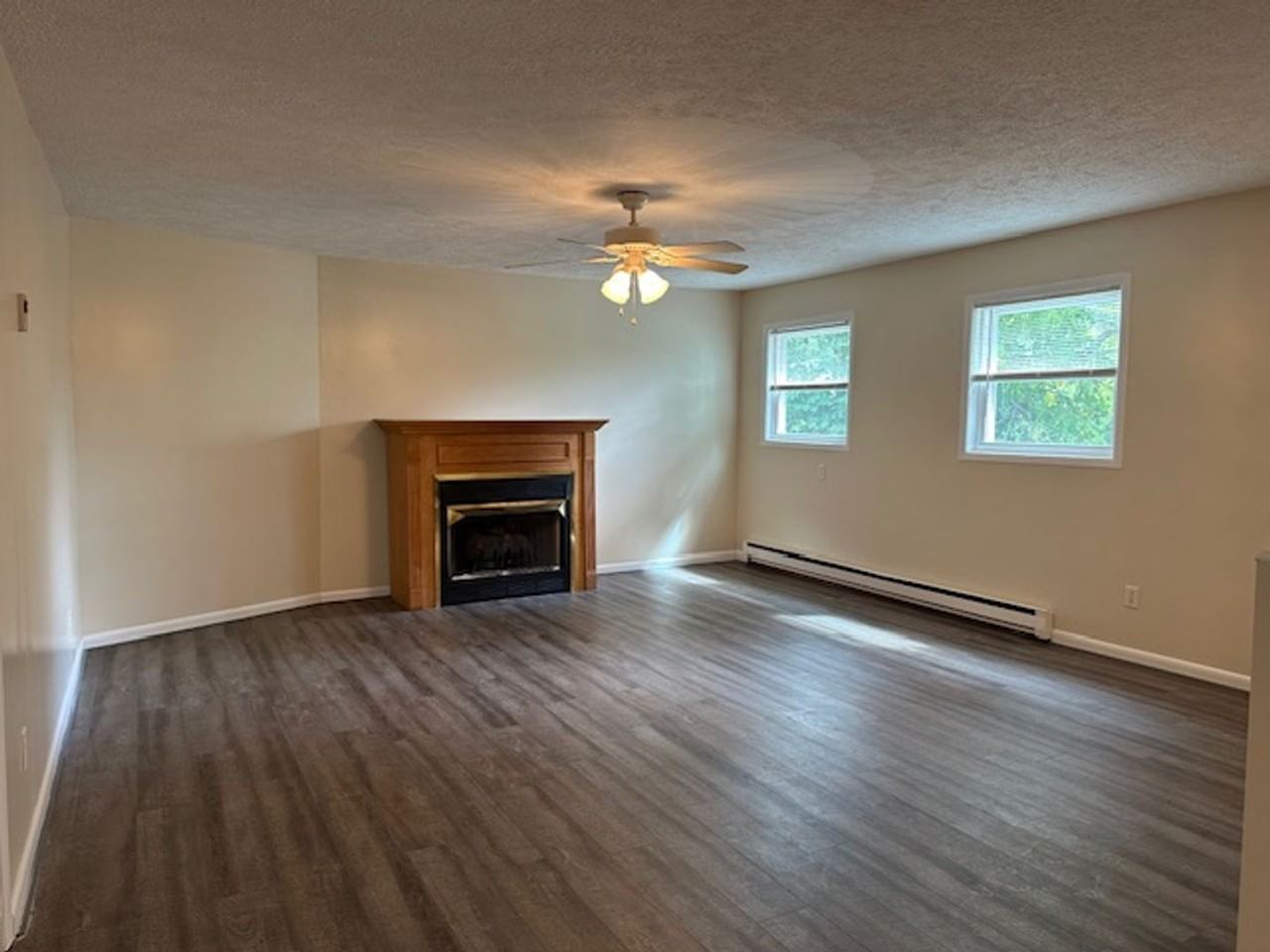 891 N 4th St - Photo 2 of 17