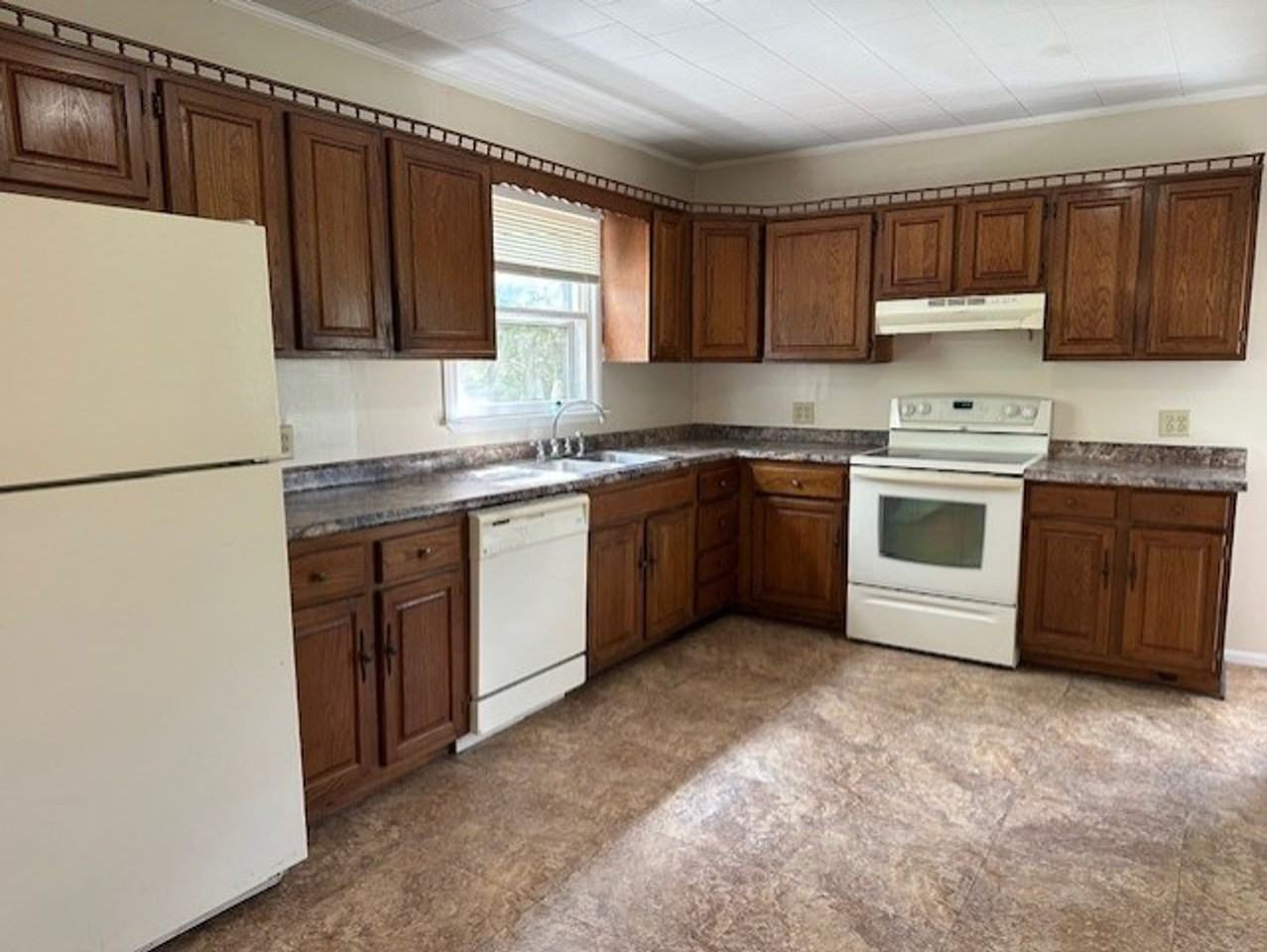 891 N 4th St - Photo 5 of 17