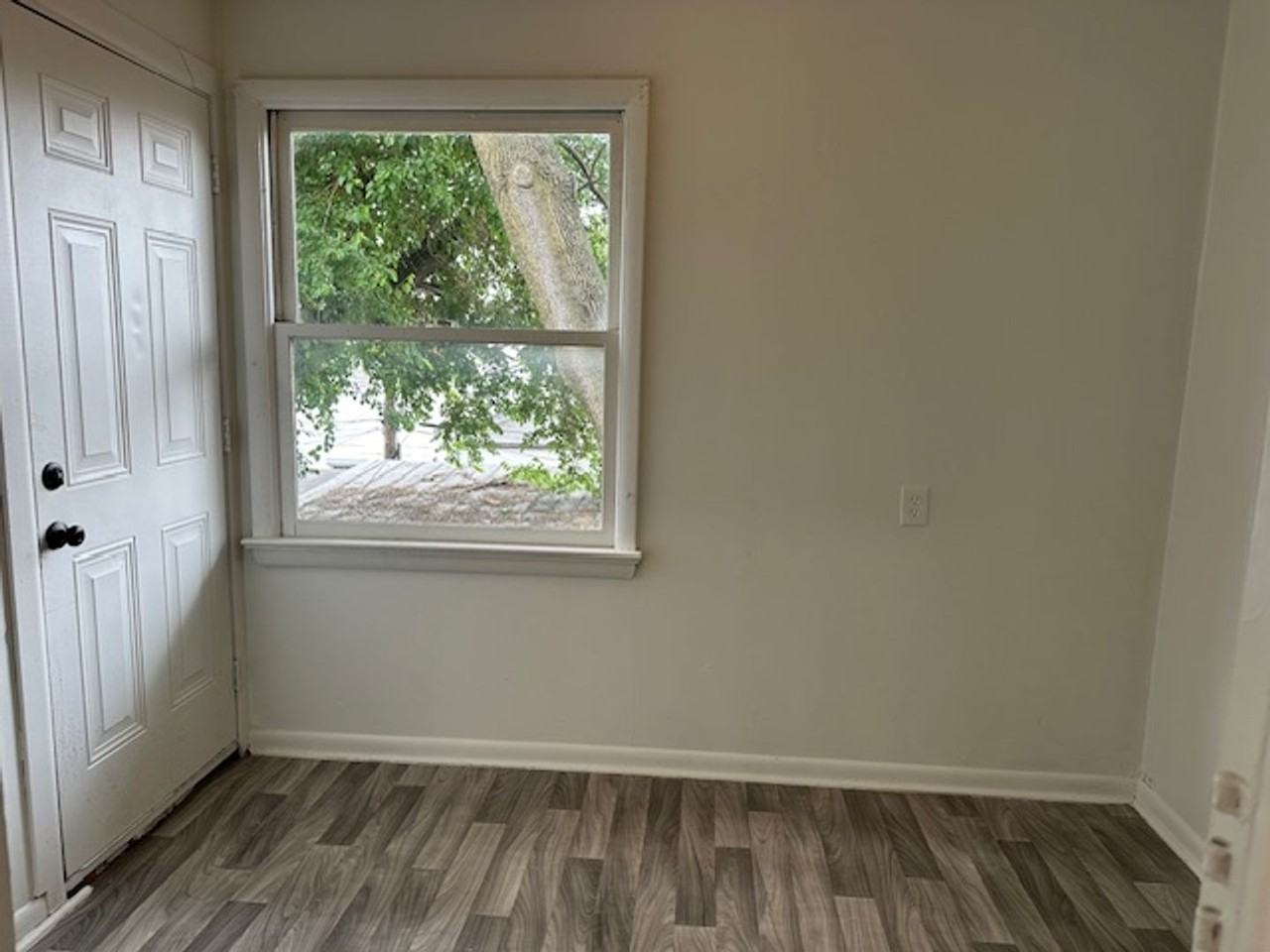 410 S George St #2R - Photo 2 of 10