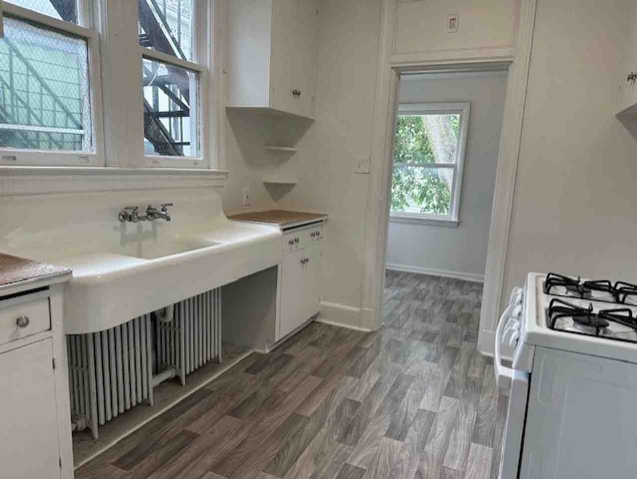 410 S George St #2R - Photo 4 of 10