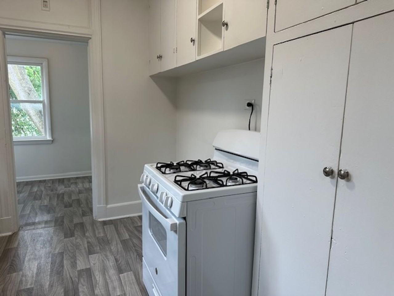 410 S George St #2R - Photo 5 of 10