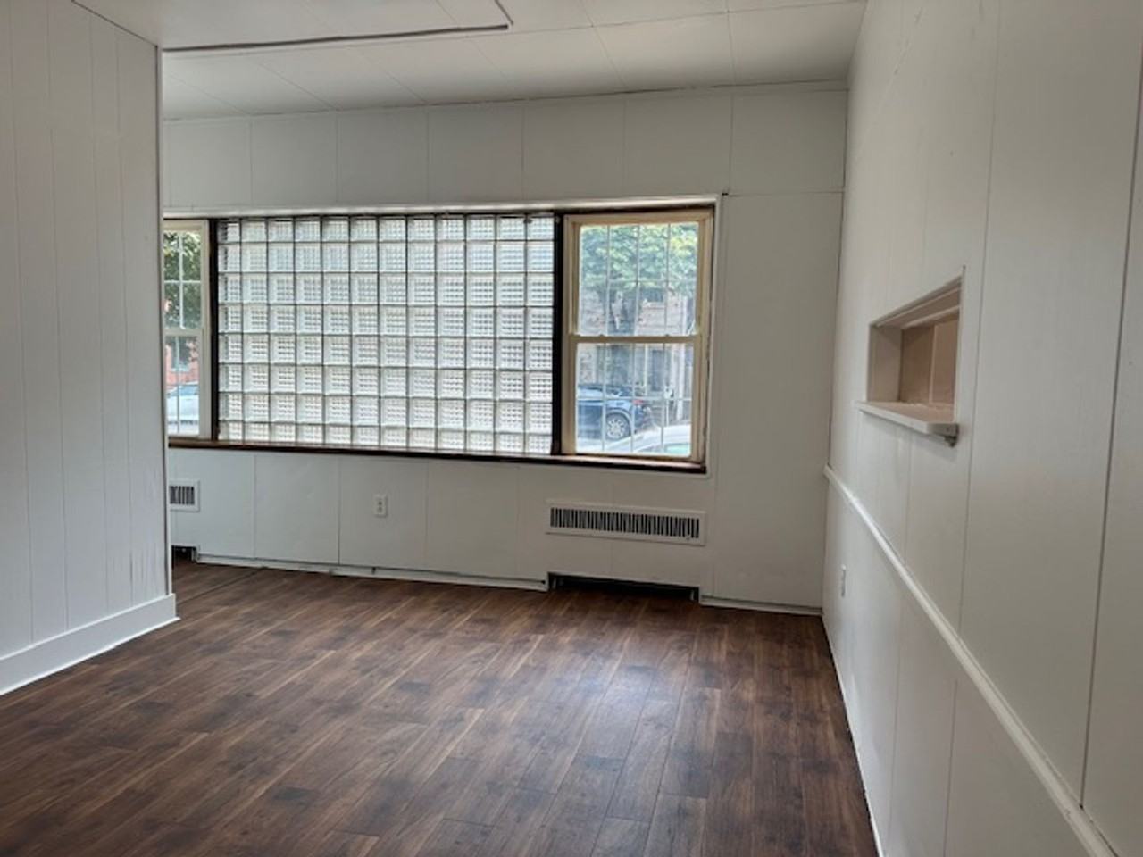 410 S George St #1L - Photo 2 of 8