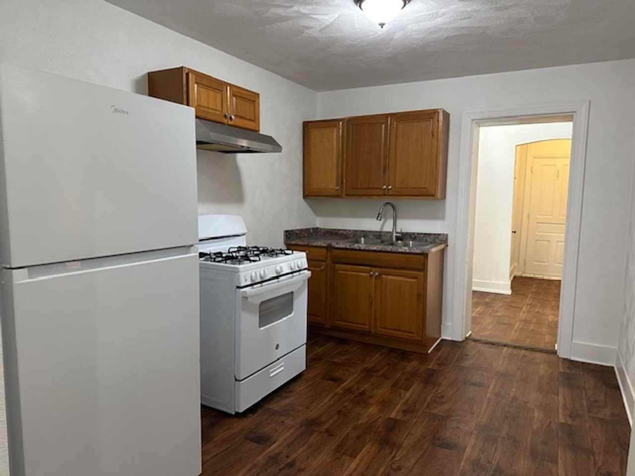 410 S George St #1L - Photo 4 of 8