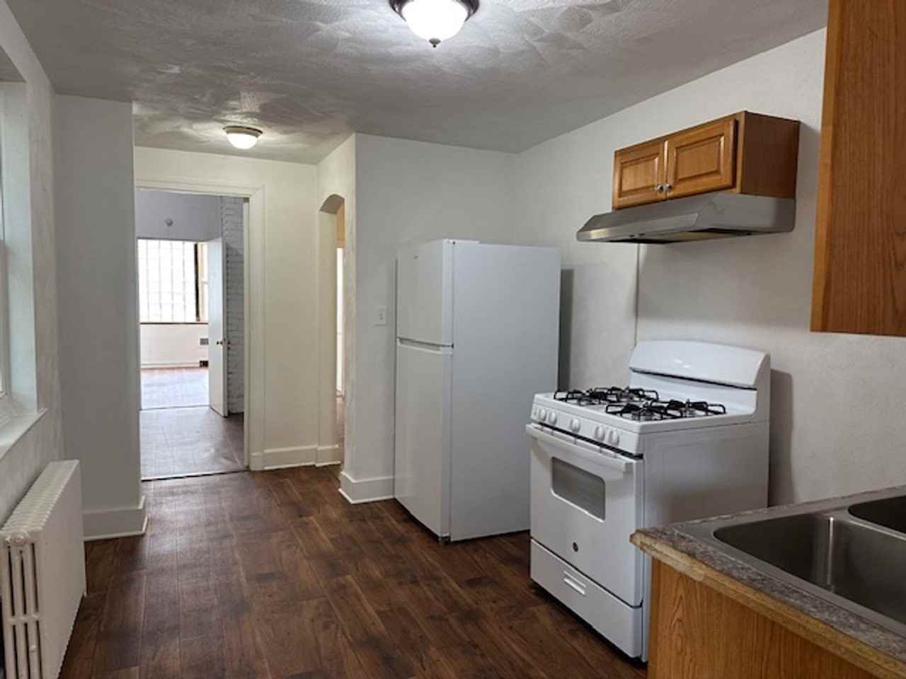410 S George St #1L - Photo 5 of 8