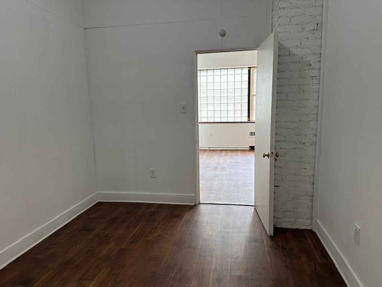 410 S George St #1L - Photo 7 of 8