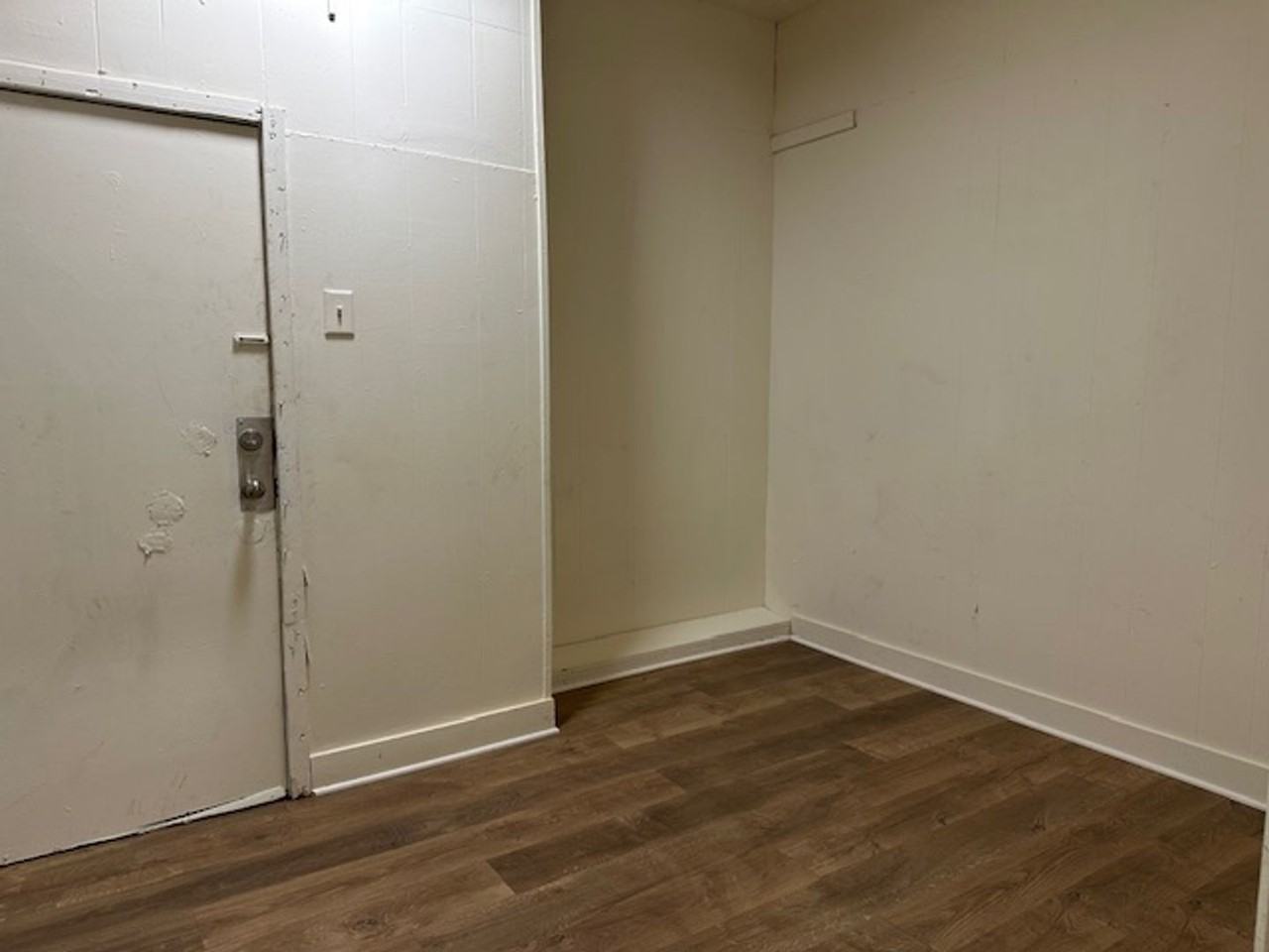 410 S George St #1R - Photo 5 of 11