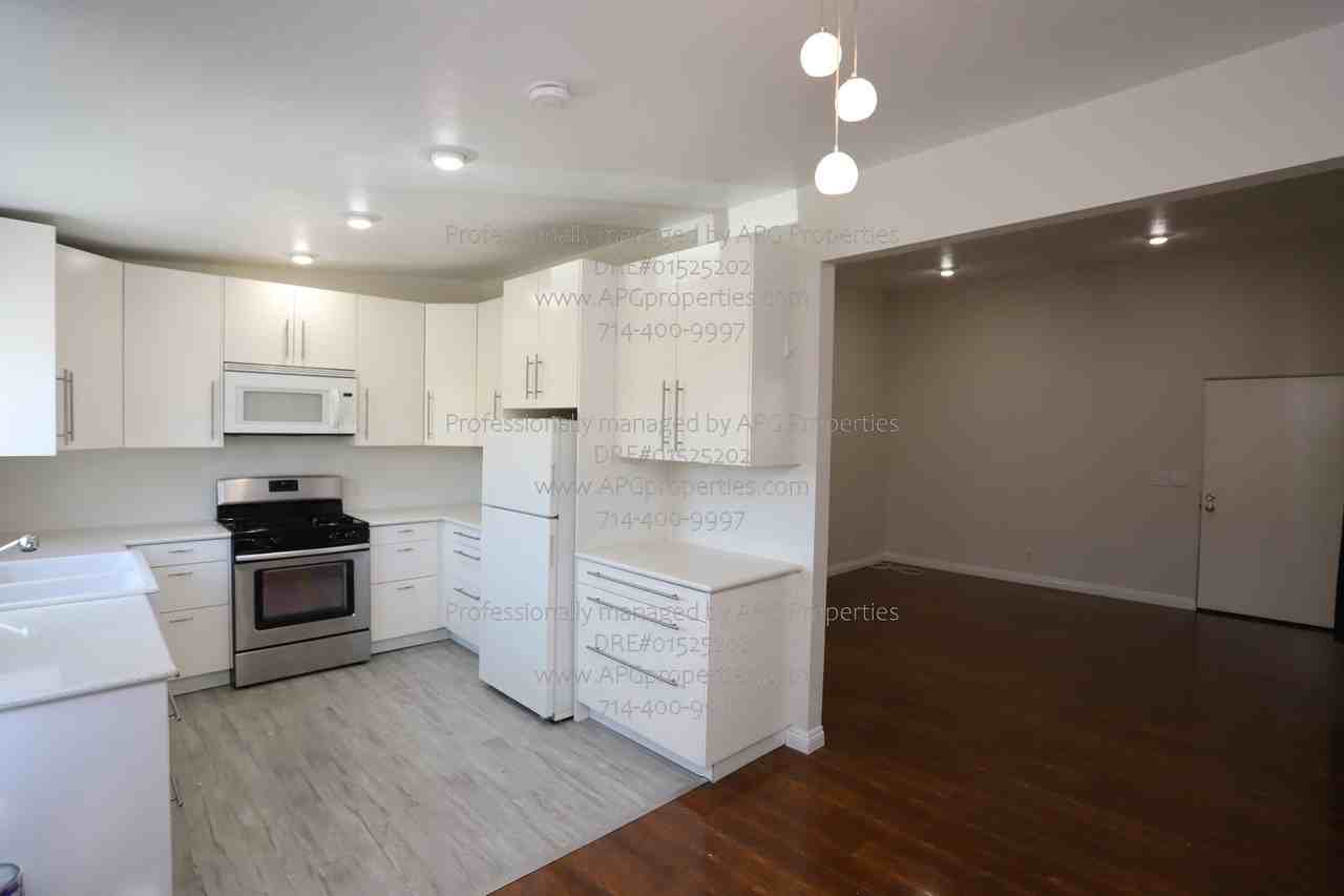 636 E Birch St #E - Photo 4 of 31