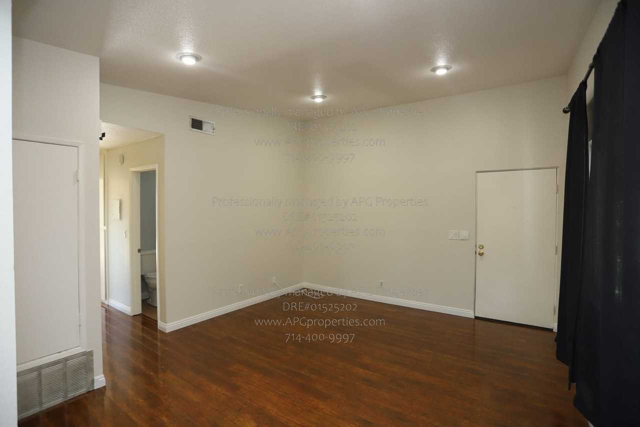 636 E Birch St #E - Photo 6 of 31