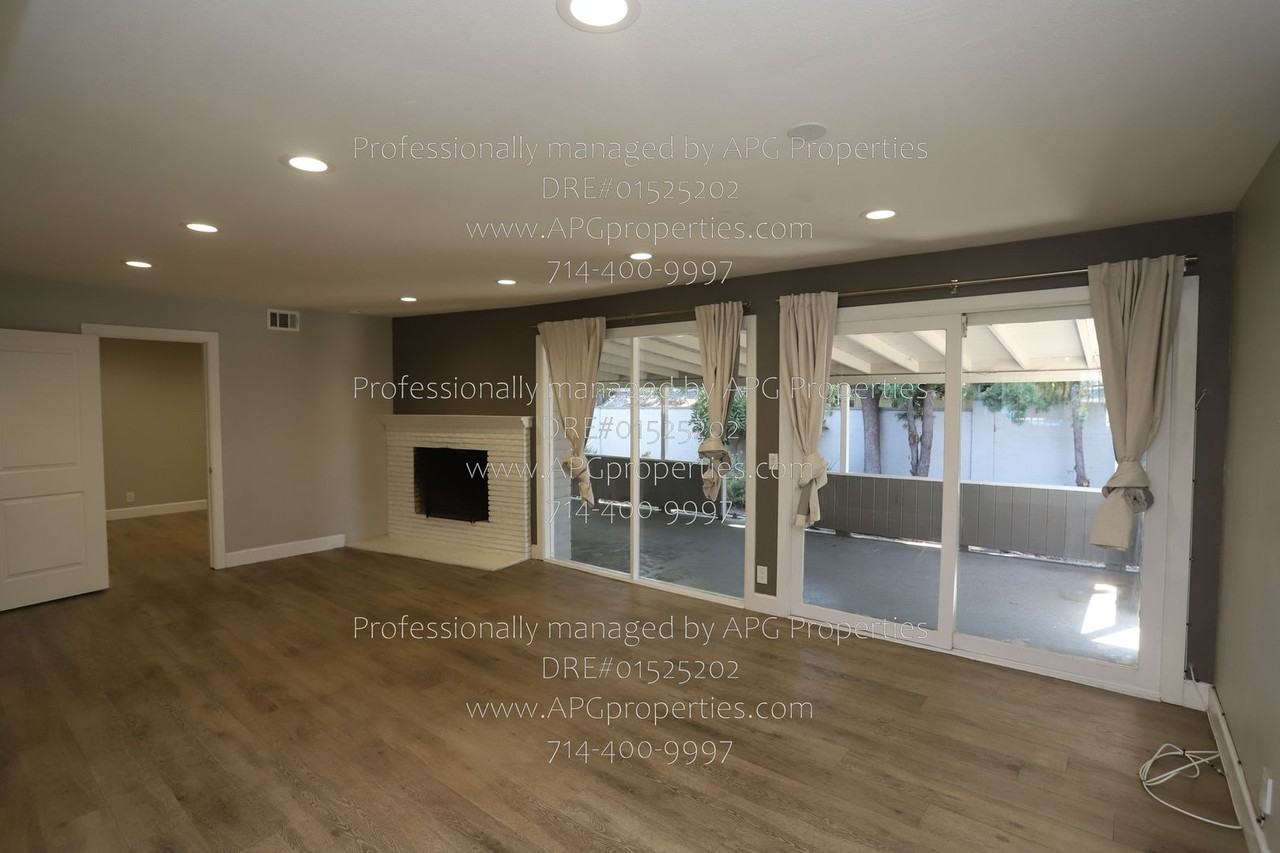11242 Dallas Dr - Photo 2 of 50