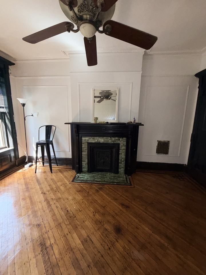 562 Macon St #2 - Photo 3 of 5