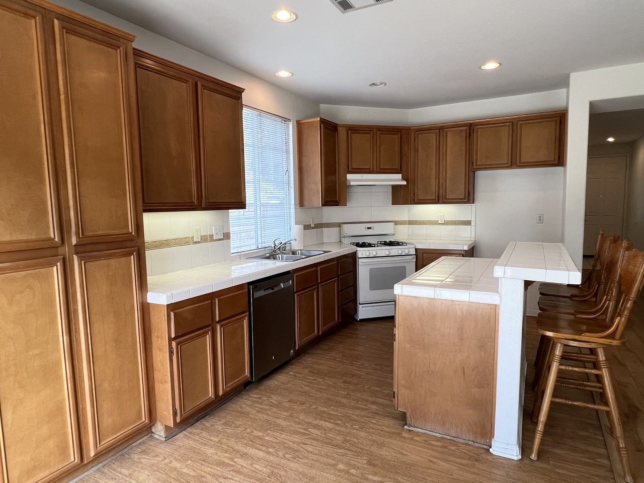 2427 Kellogg Ct #NA - Photo 5 of 28