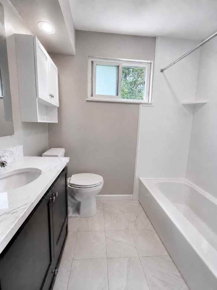 201 E Main St #1 - Photo 4 of 16