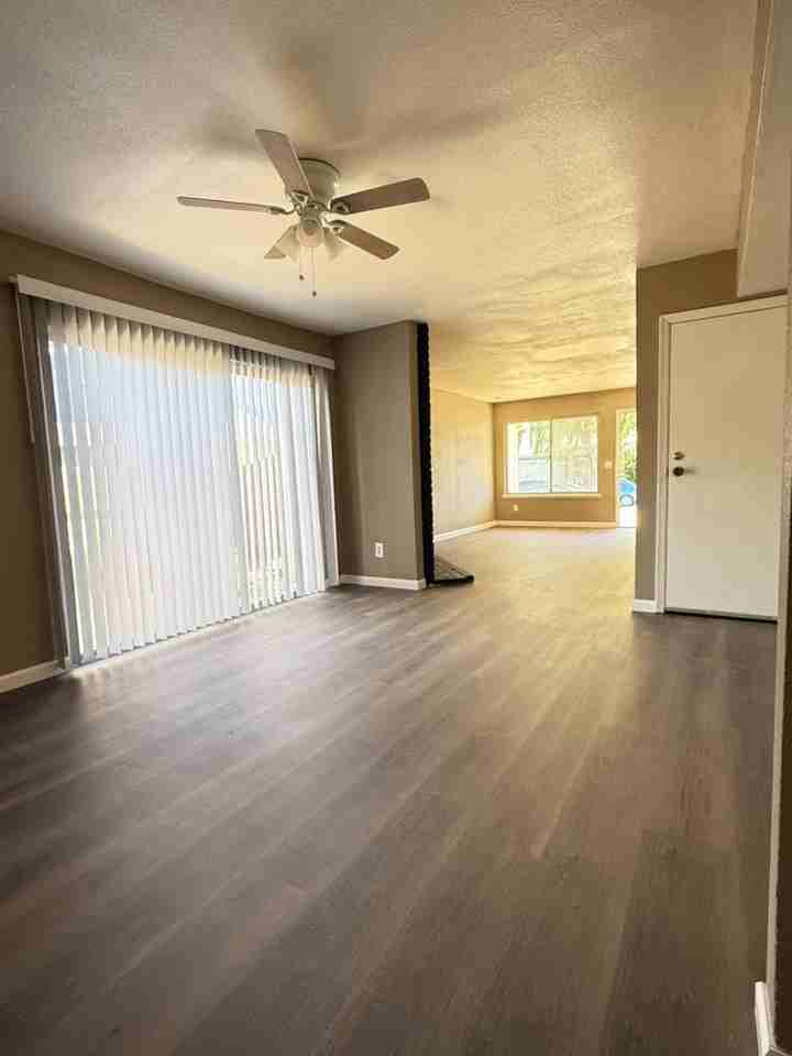 7436 Della Cir #7436 - Photo 4 of 10