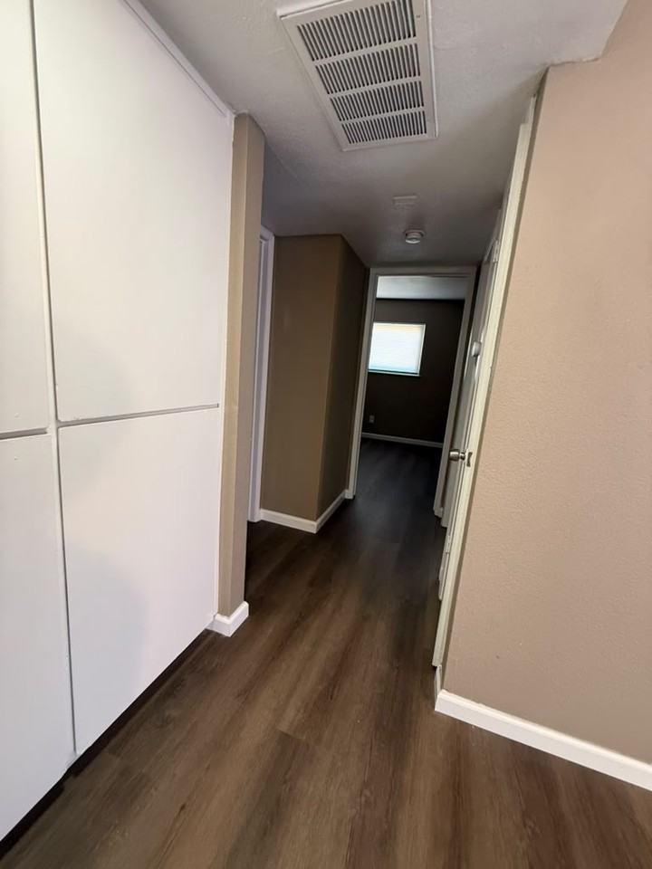 7436 Della Cir #7436 - Photo 6 of 10