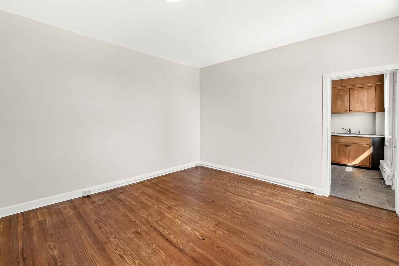 243 E 2nd St #4 - Photo 4 of 27