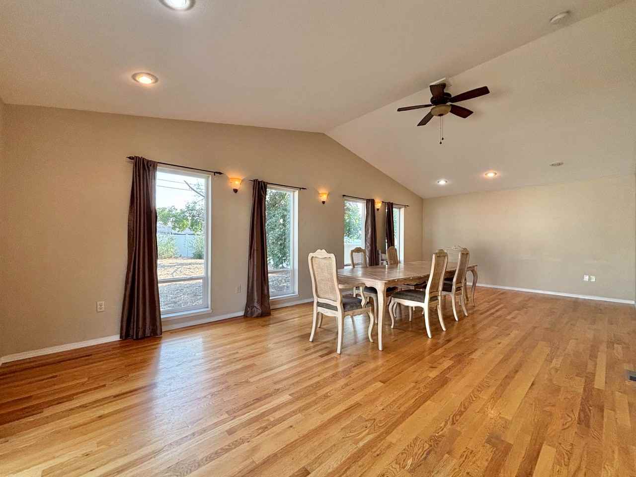 3820 E Carlisle Ave - Photo 3 of 15